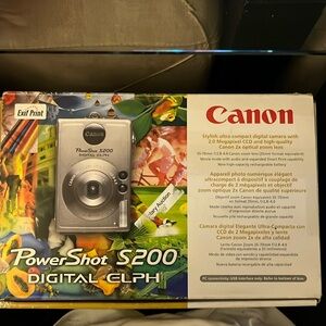 Canon powershot Digital ELPH camera
